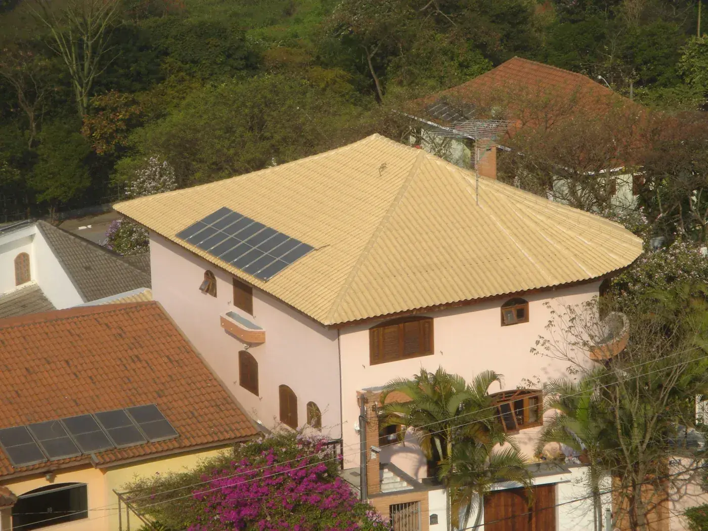Elite Telhados — Referência visual de acabamento do telhado executado.
