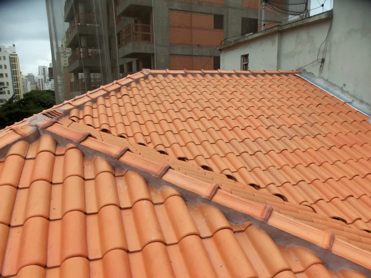 Elite Telhados — Detalhe visual da cobertura e dos pontos de finalização.