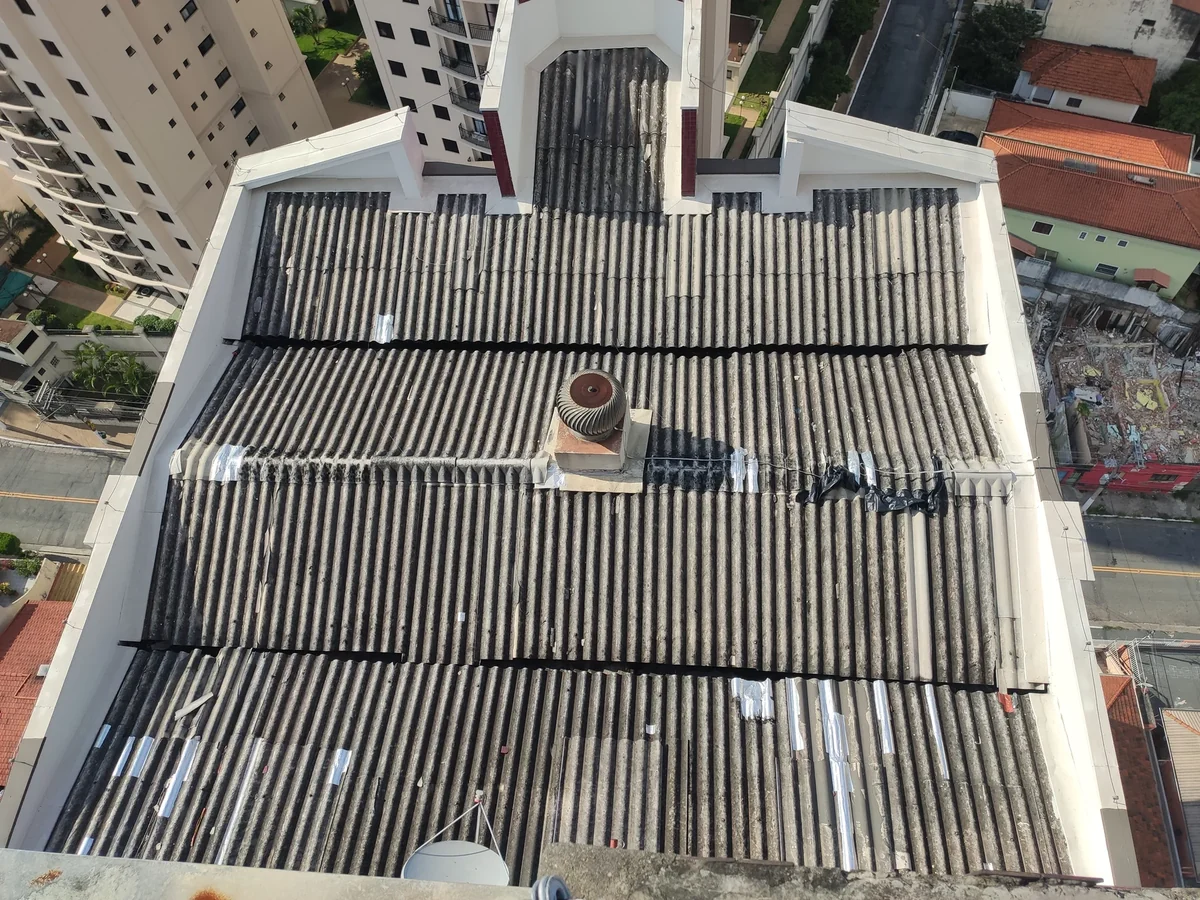 Antes da reforma de telhado Elite Telhados - obra 007