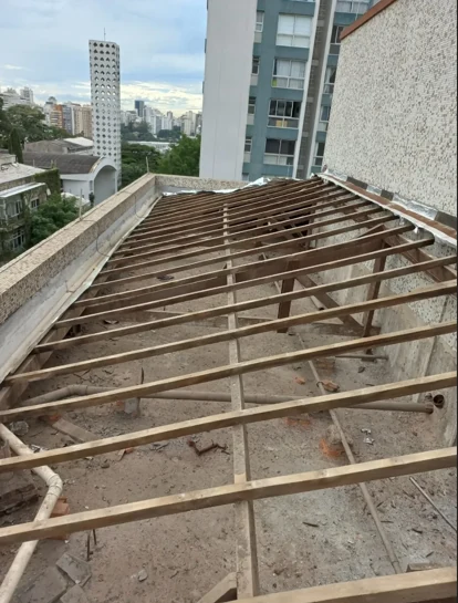 Antes da reforma de telhado Elite Telhados - obra 010
